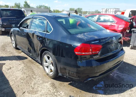 2013 Volkswagen Passat 2.5L Se z USA, uszkodzony, nr VIN 1VWBP7A34DC081298